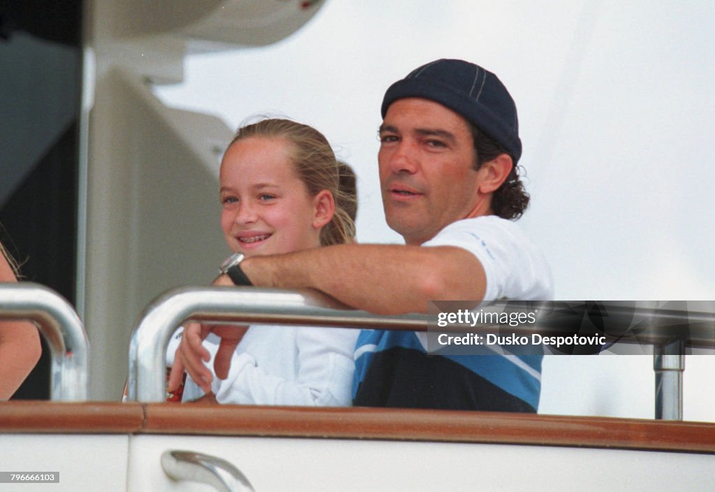 MELANIE GRIFFITH AND ANTONIO BANDERAS ON HOLIDAY