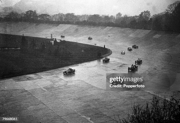 Surrey Racetrack 458 Surrey 1931 Stock Photos, High-Res Pictures, and Images - Getty Images