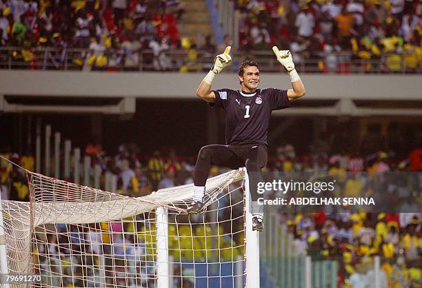 Egypt's Essam al-Hadary celebrates their victory against Cameroon on February 10, 2008 in Accra after their final 2008 African Cup of Nations match,...