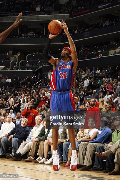 Richard Hamilton of the Detroit Pistons shoots a jump shot during the game against the Charlotte Bobcats at Charlotte Bobcats Arena on January 12,...