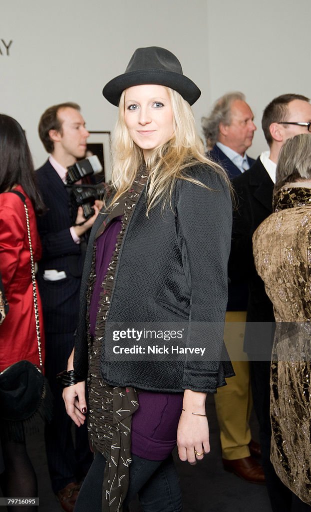 Burberry & Vanity Fair Portraits: Photographs 1913-2008 - Inside