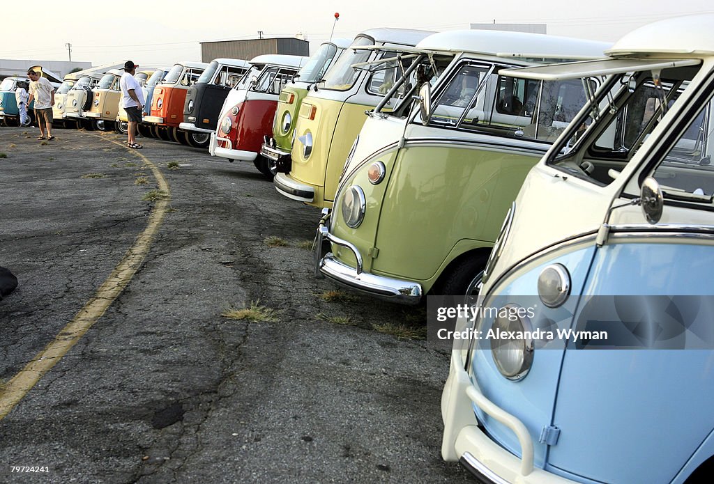 Fox Searchlight Pictures and KROQ Host Special Drive-In Screening of "Little Miss Sunshine" with VIP Treatment for VW Buses