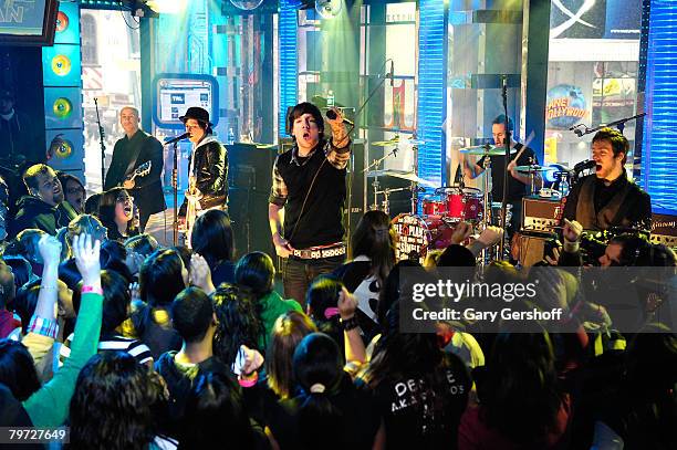 Simple Dsgin Pop group Simple Plan perform live at MTV's