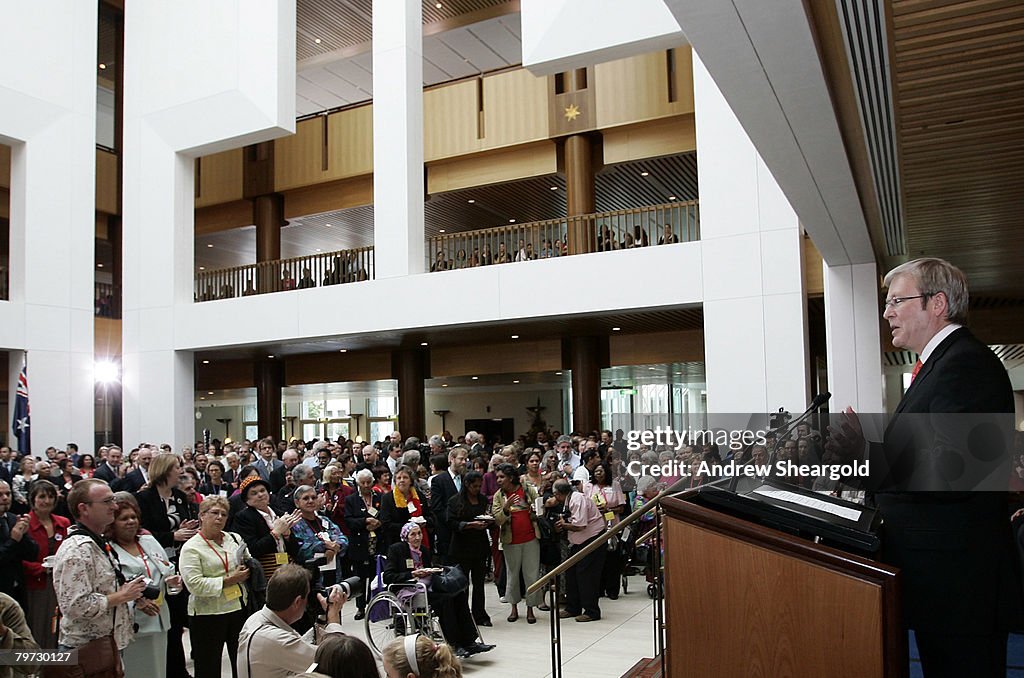 Australian Prime Minister Kevin Rudd addresses an audience in Members ...