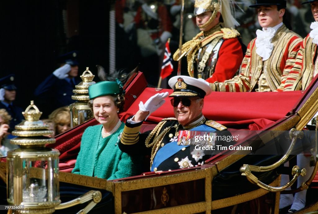 Queen Elizabeth II with King Olaf of Norway during his State