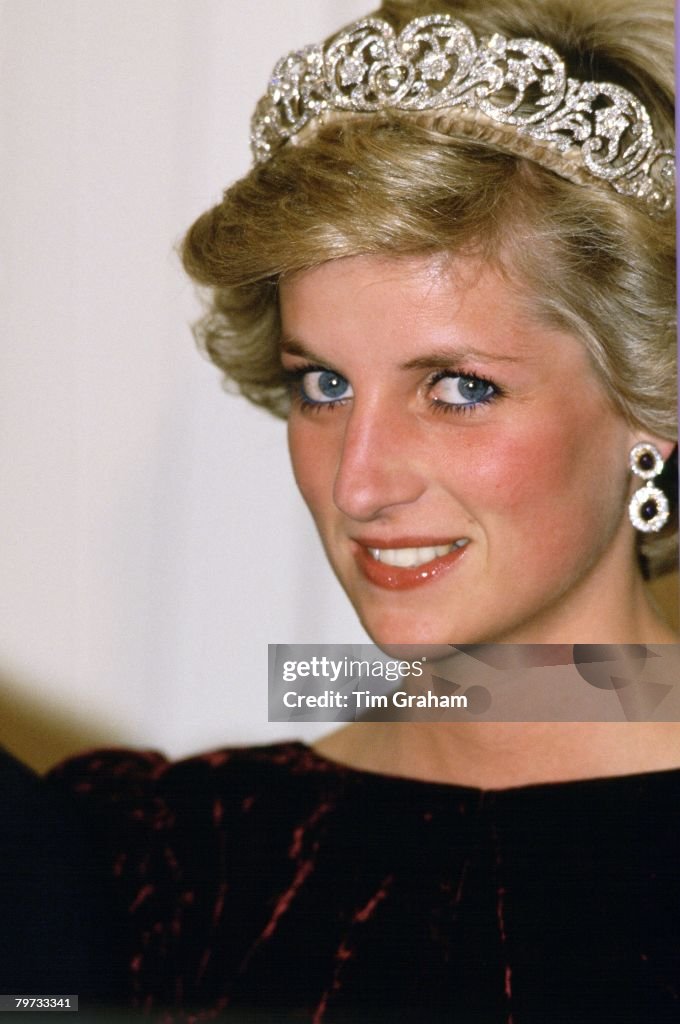 Diana, Princess of Wales wears the Spencer tiara to a banquet in ...