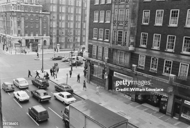 The scene of a robbery at the Baker Street branch of Lloyds Bank, on the corner with Marylebone Road, 13th September 1971. Thieves broke into the...
