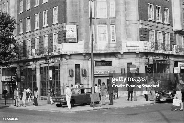 The scene of a robbery at the Baker Street branch of Lloyds Bank, on the corner with Marylebone Road, 13th September 1971. Thieves broke into the...