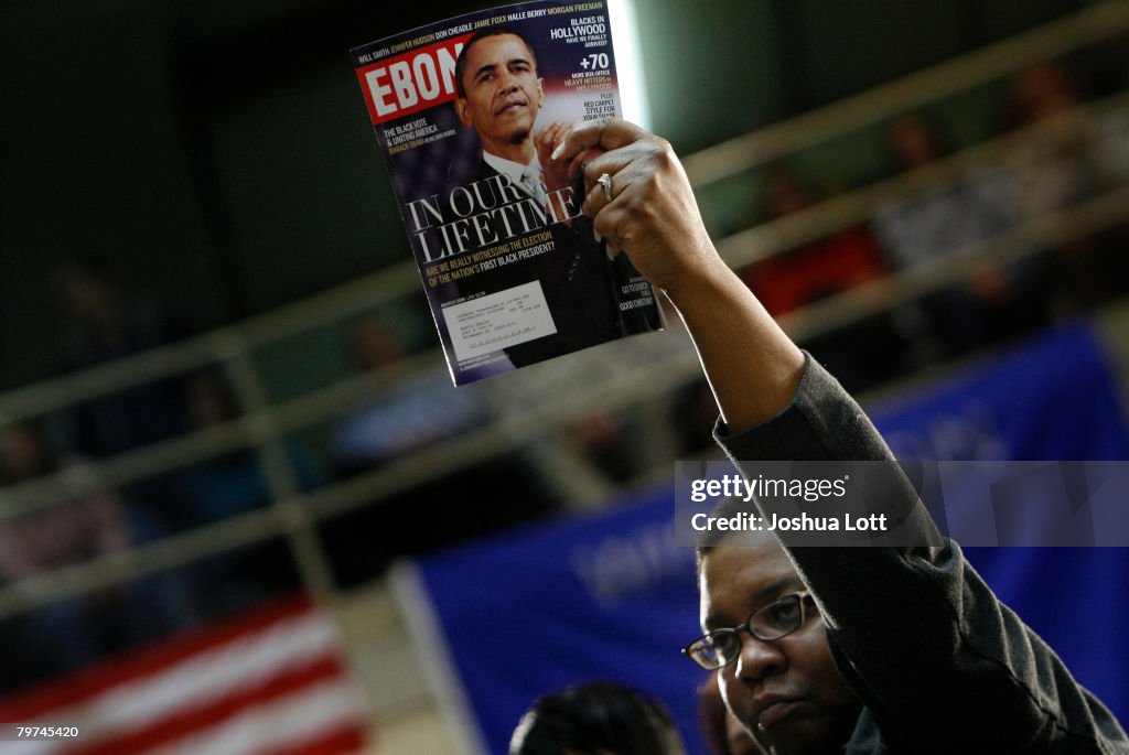 Barack Obama Campaigns In Wisconsin