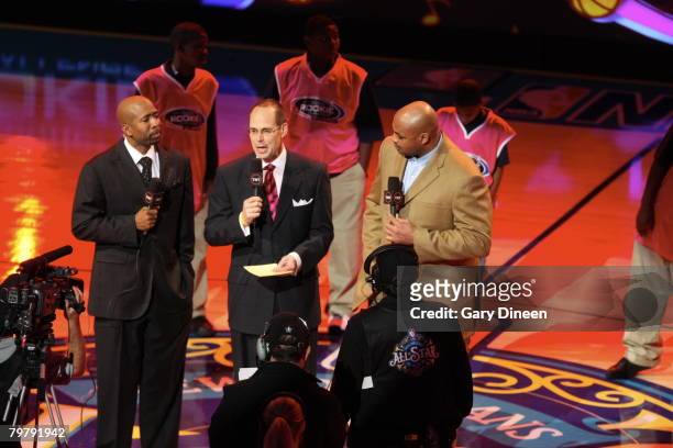 Annoucers Kenny Smith, Ernie Johnson and Charles Barkley address the crowd prior to the 2008 T-Mobile Rookie Challenge & Youth Jam at the New Orleans...
