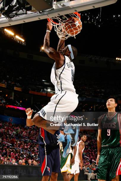 Ronnie Brewer of the Sophomore team dunks against the Rookie team during the T-Mobile Rookie Challenge & Youth Jam part of 2008 NBA All-Star Weekend...