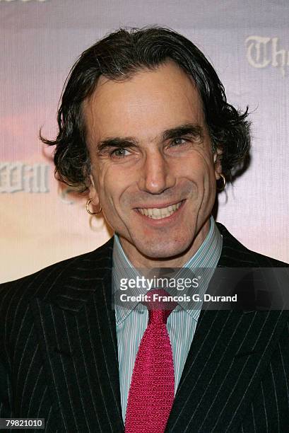 British actor Daniel Day-Lewis poses as he arrives to attend the premiere for Paul Thomas Anderson's new film 'There Will Be Blood' on February 12,...