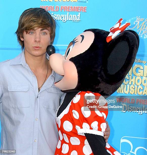 Zac Mouse 2,668 Downtown Disney Celebrity Stock Photos, High-Res Pictures, and ...