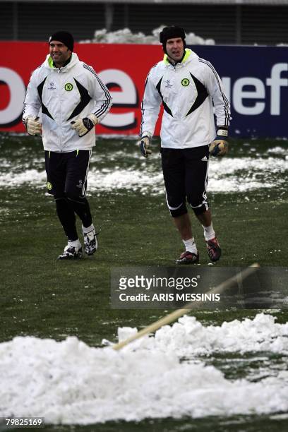 Chelsea's goalie Petr Cech warms up during a training session at the Karaiskaki stadium in Athens on February 18, 2008. Chelsea will face Olympiakos...