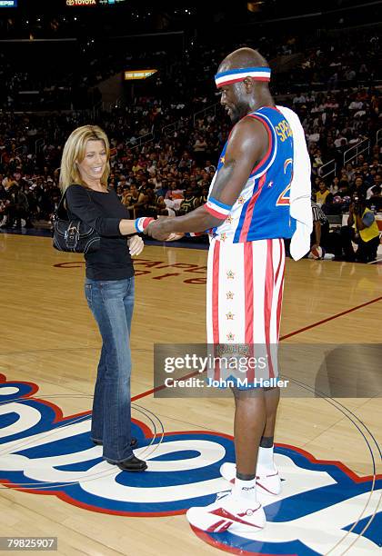 Vanna White gets her purse picked by Special K Daley during the Los Angeles premiere of the Harlem Globetrotters 2008 "Magic As Ever" World Tour at...