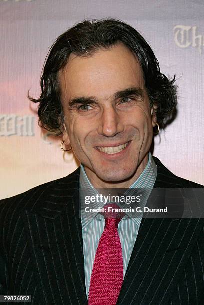 British actor Daniel Day-Lewis poses as he arrives to attend the premiere for Paul Thomas Anderson's new film 'There Will Be Blood' on February 12,...