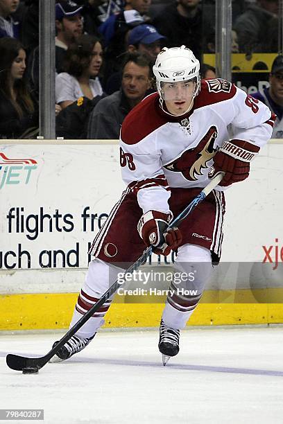 Peter Mueller of the Phoenix Coyotes controls the puck during the NHL game against the Los Angeles Kings at the Staples Center on February 18, 2008...