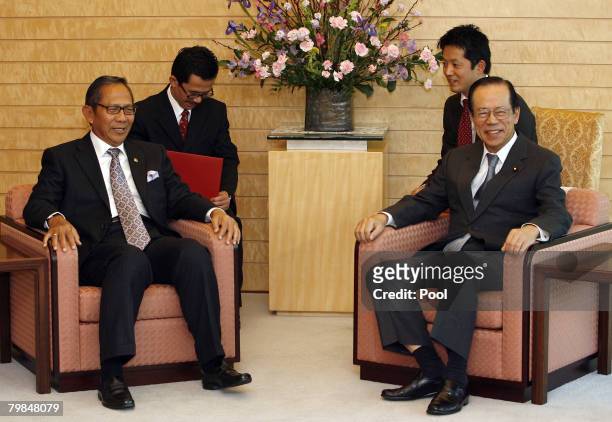 Chairman of the Indonesian Regional Representatives Council Ginandiar Kartasasmita meets Japanese Prime Minister Yasuo Fukuda at the prime minister's...