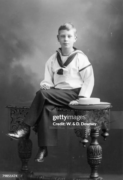 King George VI wearing a sailor suit, 1905.