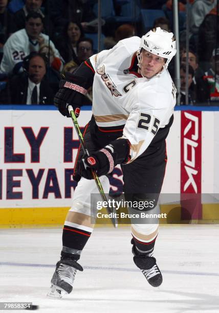 Chris Pronger of the Anaheim Ducks shoots the puck from the point against the New York Islanders during their NHL game on February 5, 2008 at the...