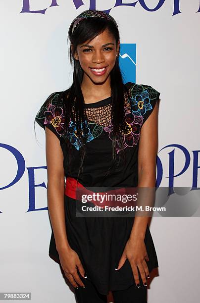 Actress Shanica Knowles arrives at the premiere of Summit Entertainment's "Penelope" held at the Director's Guild of America on February 20, 2008 in...