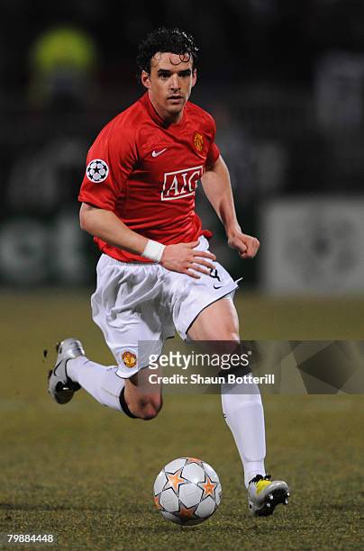 Owen Hargreaves of Manchester United in action during the UEFA Champions League first knockout round, first leg match between Lyon and Manchester...