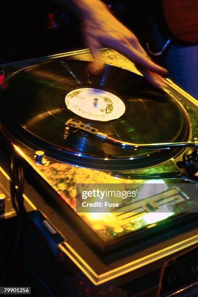 djs hand scratching record - record scratching stock pictures, royalty-free photos & images