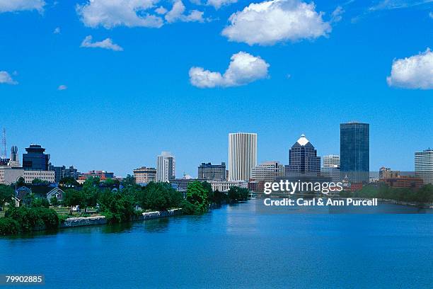 skyline of rochester, ny - rochester bundesstaat new york stock-fotos und bilder