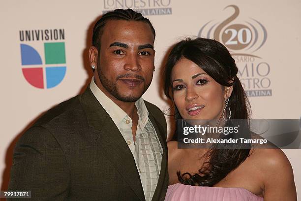 Singer Don Omar and Jackie Guerrido arrive at the Premio Lo Nuestro Latin Music Awards at the American Airlines Arena on February 21, 2008 in Miami,...