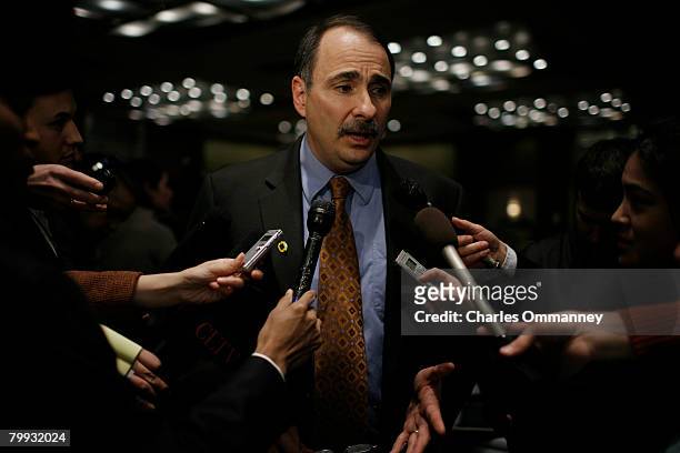 Democratic presidential hopeful Sen. Barack Obama's senior advisor David Axelrod speaks with the media before a Super Tuesday primary campaign rally...