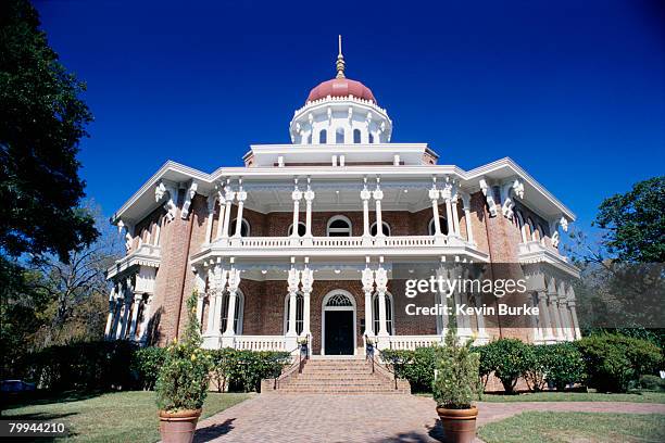 front view of longwood mansion - antebellum stil stock-fotos und bilder