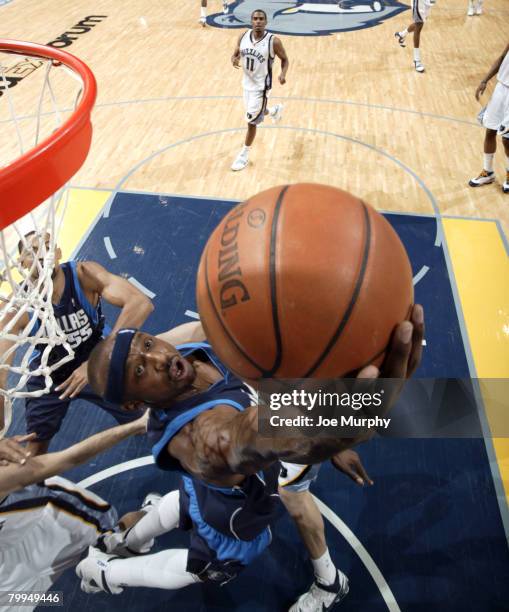 Jason Terry of the Dallas Mavericks shoots a reverse layup during a game against the Memphis Grizzlies at the FedExForum February 22, 2008 in...