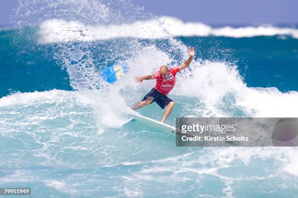 Kelly Slater of the USA competes during the Quiksilver Pro Gold Coast held at Snapper Rocks February 23, 2008 on the Gold Coast, Australia.