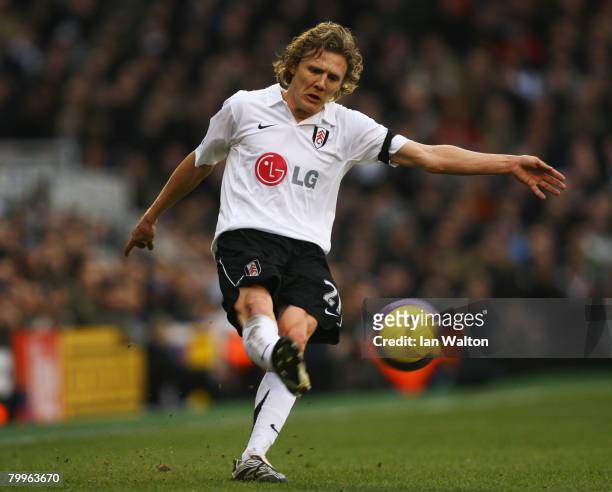 Jimmy Bullard of Fulham in action during the Barclays Premier League match between Fulham and West Ham United at Craven Cottage on February 23, 2008...