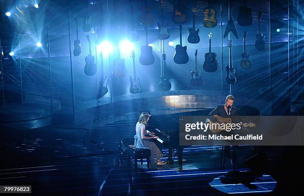 Musicians Marketa Irglova and Glen Hansard onstage during the 80th Annual Academy Awards at the Kodak Theatre on February 24, 2008 in Los Angeles,...