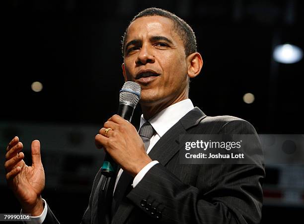Democratic presidential candidate U.S. Senator Barack Obama speaks during a campaign rally at Fifth Third Arena on the University of Cincinnati...