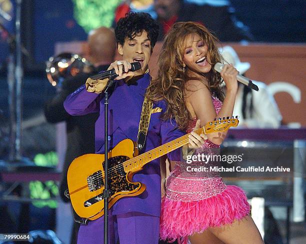 Prince and Beyonce perform his hits