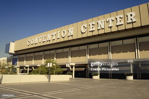 convention center before expansion - los angeles convention centre fotografías e imágenes de stock