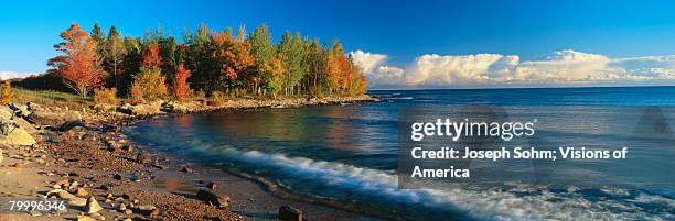 lake superior shoreline - lake superior stock pictures, royalty-free photos & images