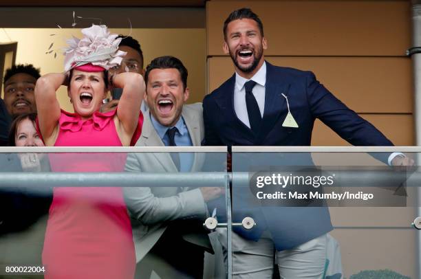 Susanna Reid and Mark Wright watch the Gold Cup as they attend day 3, Ladies Day, of Royal Ascot at Ascot Racecourse on June 22, 2017 in Ascot,...