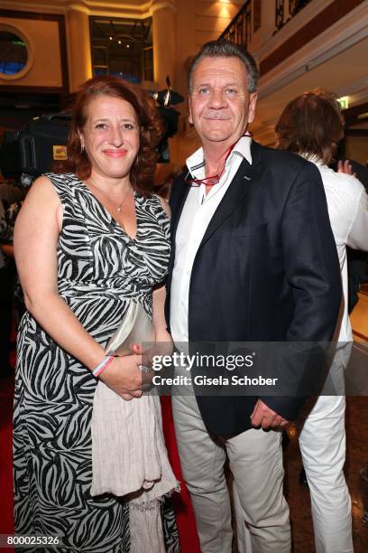 69 Luise Kinseher Stock Photos High Res Pictures And Images Getty 69-luise-kinseher-stock-photos-high-res-pictures-and-images-getty