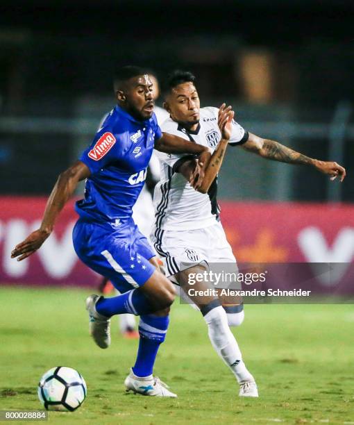 Lennon of Cruzeiro and Lucca of Ponte Preta in action during the match between Ponte Preta and Cruzeiro for the Brasileirao Series A 2017 at Moises...