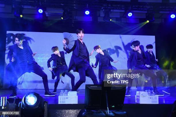 Kbee 104 Kbee Expo Photos & High Res Pictures - Getty Images