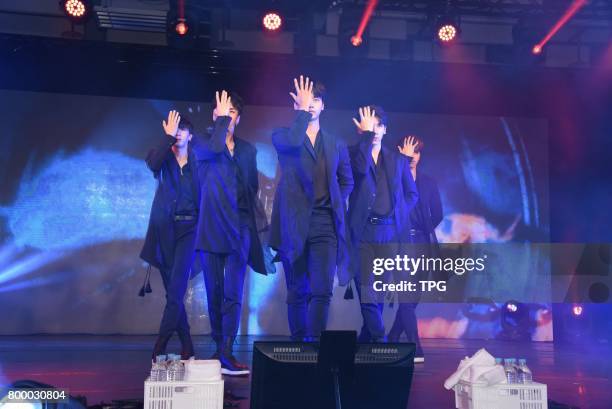 Kbee 104 Kbee Expo Photos & High Res Pictures - Getty Images