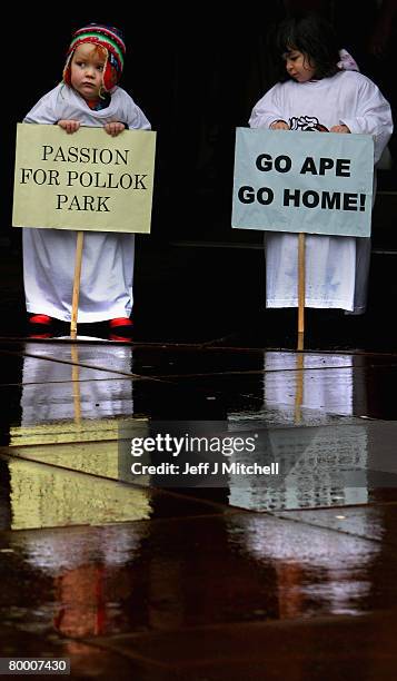Robin Alderslowe and Maya Hepburn take part in a protest against proposed changes to Pollock Country Park February 26, 2008 in Glasgow, Scotland. The...