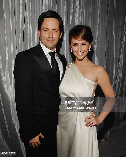 Actor Ross McCall and actress Jennifer Love Hewitt attend The Envelope Please Oscar Viewing Party to Benefit APLA on February 24, 2008 in West...