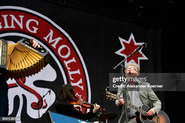 Dave King of «Flogging Molly« performs at the Green Stage during the first day of the Hurricane festival on June 23, 2017 in Scheessel, Germany.