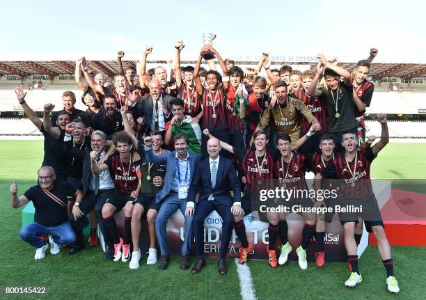 Players of AC Milan celebrate the victory after the U16 Serie A Final match between AS Roma and AC Milan on June 23, 2017 in Cesena, Italy.