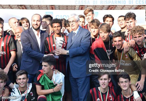 Players of AC Milan celebrate the victory after the U16 Serie A Final match between AS Roma and AC Milan on June 23, 2017 in Cesena, Italy.