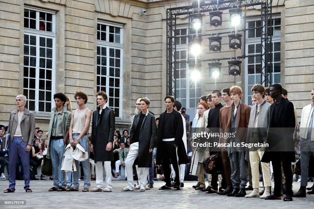 Berluti : Runway - Paris Fashion Week - Menswear Spring/Summer 2018